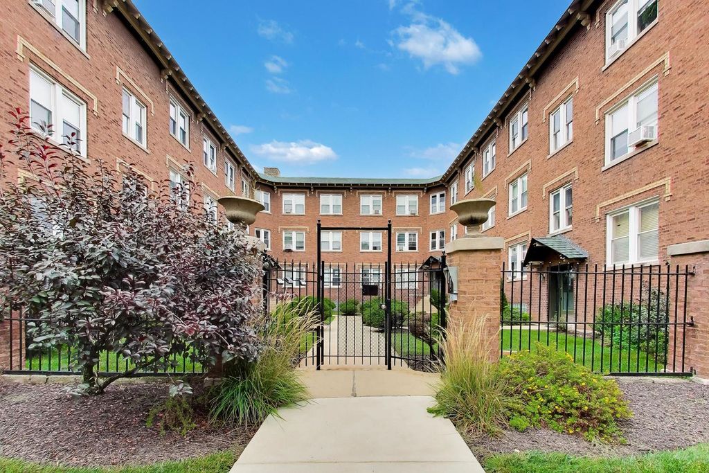 4822 W Hutchinson Street 9B, Chicago, IL 60641 — photo 4