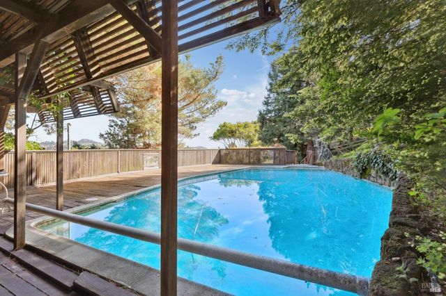 31 Via Los Altos, Tiburon, CA 94920