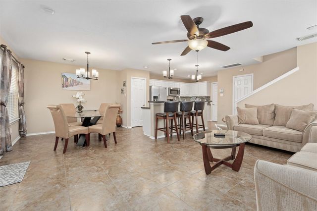 78 N Walden Elms Circle, The Woodlands, TX 77382