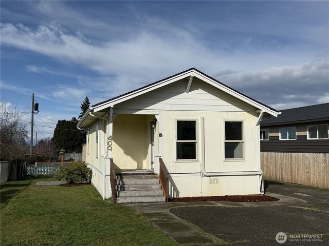 409 E Lopez Avenue, Port Angeles, WA 98362