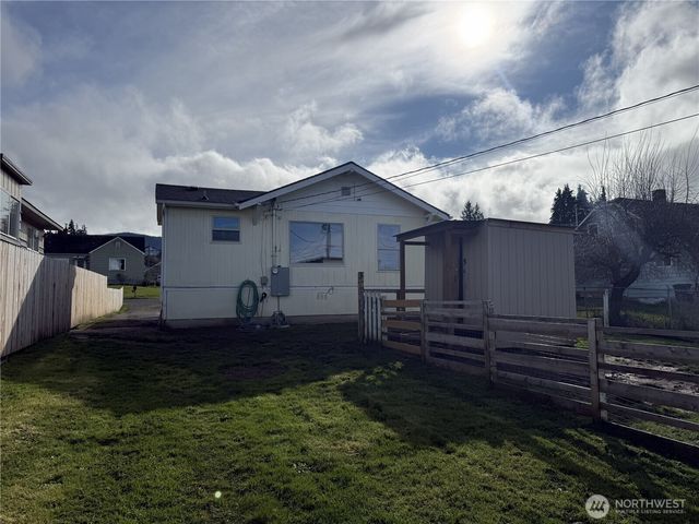 409 E Lopez Avenue, Port Angeles, WA 98362