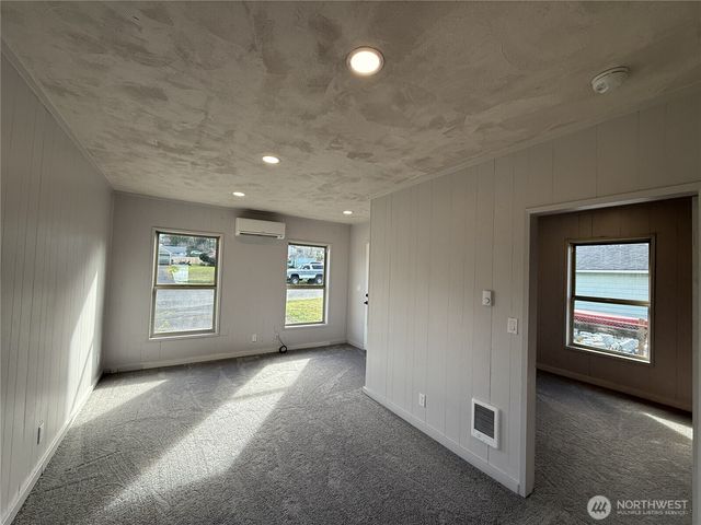 409 E Lopez Avenue, Port Angeles, WA 98362