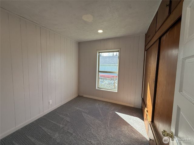 409 E Lopez Avenue, Port Angeles, WA 98362