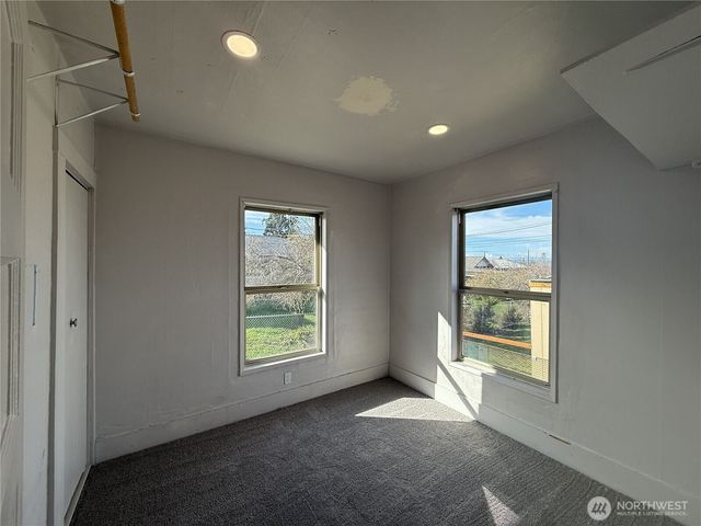 409 E Lopez Avenue, Port Angeles, WA 98362