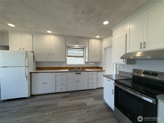 409 E Lopez Avenue, Port Angeles, WA 98362