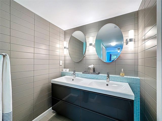 1717 PELICAN COVE ROAD GL434, Sarasota, FL 34231