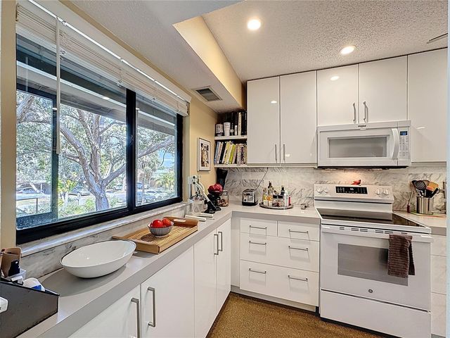 1717 PELICAN COVE ROAD GL434, Sarasota, FL 34231