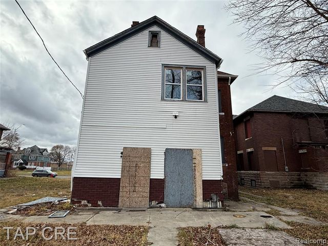 1104 E Grand Boulevard, Detroit, MI 48207