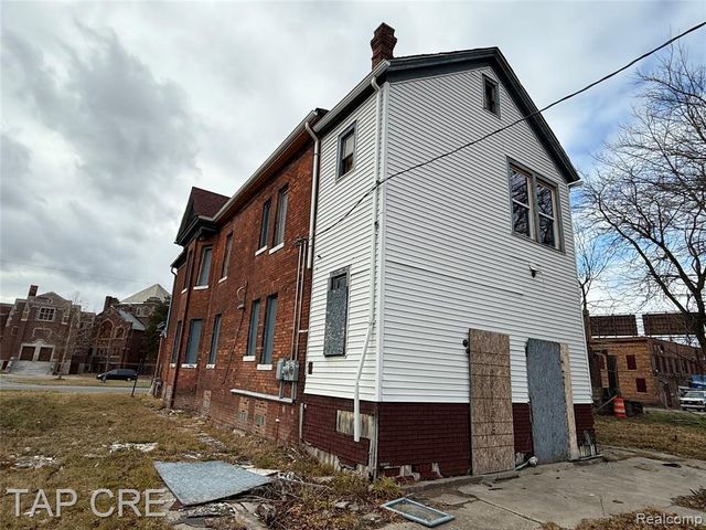 1104 E Grand Boulevard, Detroit, MI 48207