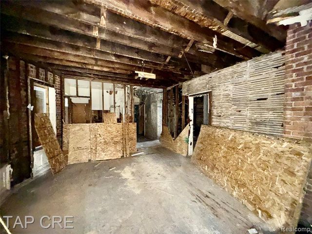 1104 E Grand Boulevard, Detroit, MI 48207