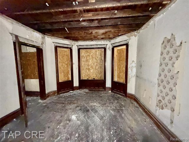 1104 E Grand Boulevard, Detroit, MI 48207