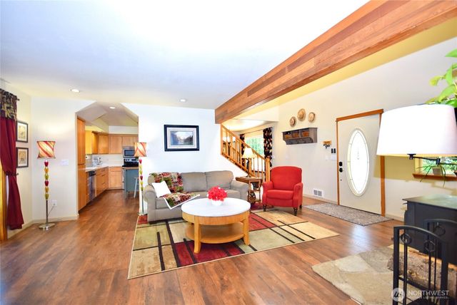 561 Country Acres Lane, Sequim, WA 98382