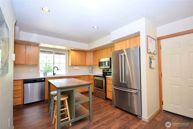 561 Country Acres Lane, Sequim, WA 98382