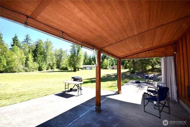 561 Country Acres Lane, Sequim, WA 98382