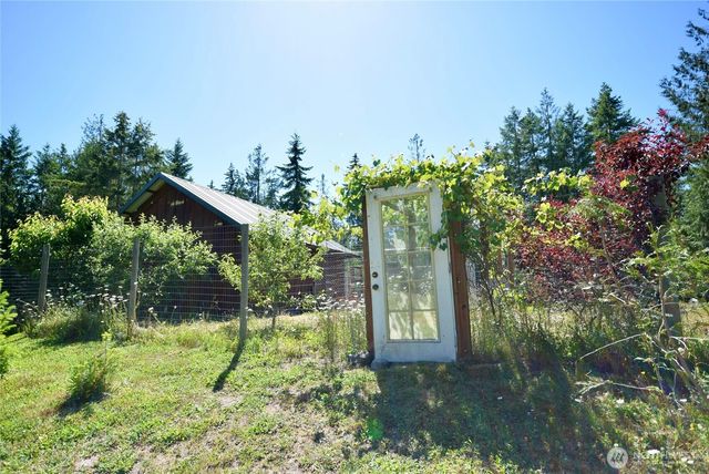 561 Country Acres Lane, Sequim, WA 98382