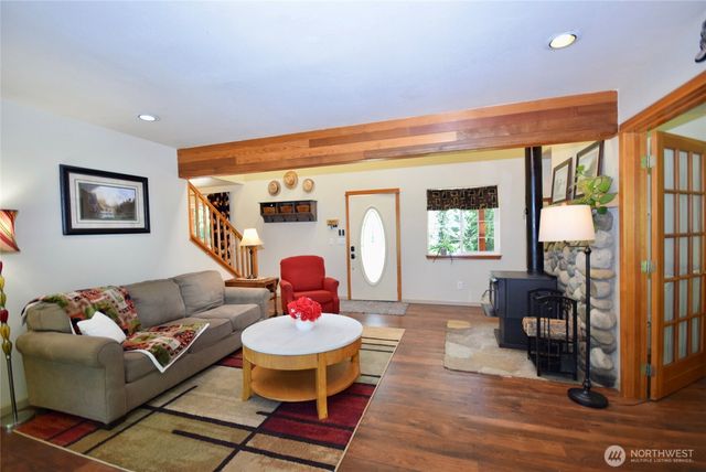 561 Country Acres Lane, Sequim, WA 98382