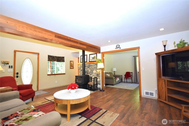 561 Country Acres Lane, Sequim, WA 98382