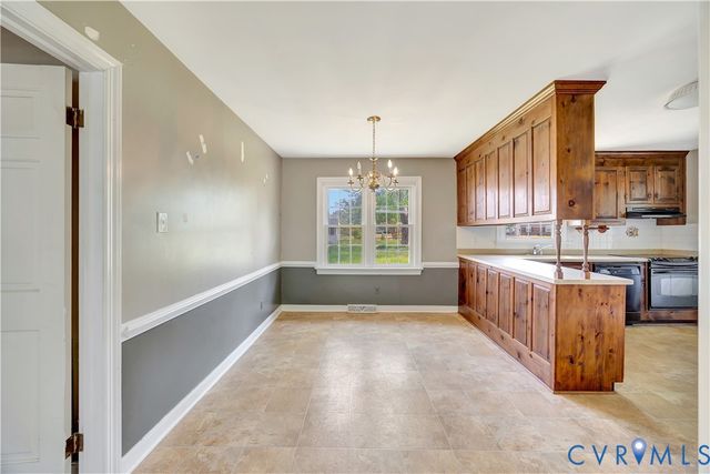 6986 Cornfield Ln, Mechanicsville, VA 23111