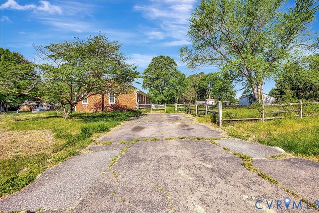 6986 Cornfield Ln, Mechanicsville, VA 23111