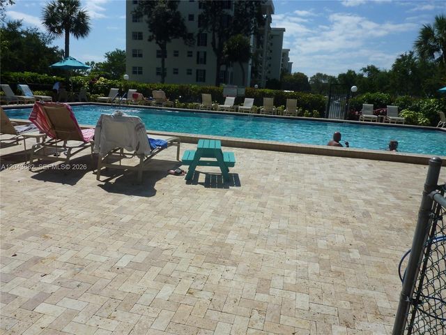 3200 N Palm Aire Drive 305, Pompano Beach, FL 33069