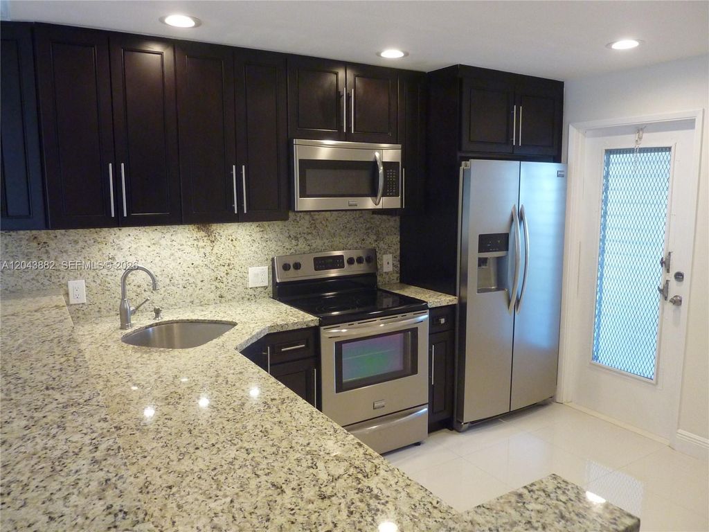 3200 N Palm Aire Drive 305, Pompano Beach, FL 33069