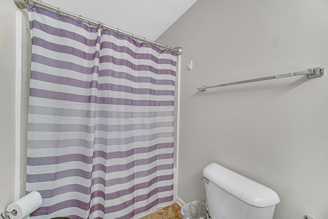 673 E FOUNTAINVIEW Drive 673, Mundelein, IL 60060