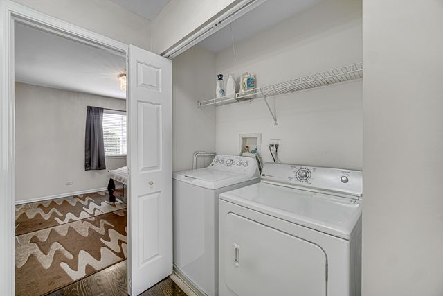 673 E FOUNTAINVIEW Drive 673, Mundelein, IL 60060