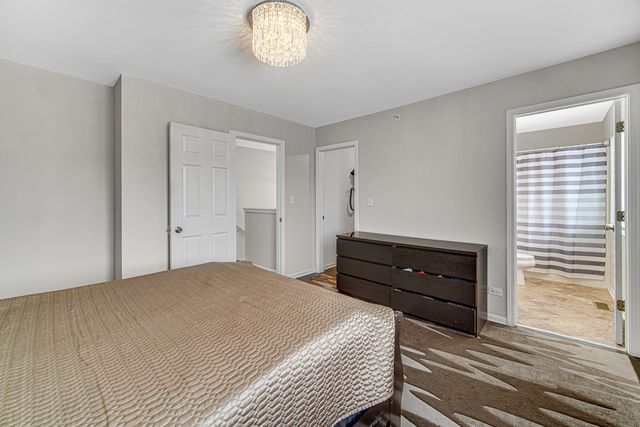 673 E FOUNTAINVIEW Drive 673, Mundelein, IL 60060