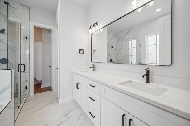 1035 W 17th Street, Houston, TX 77008