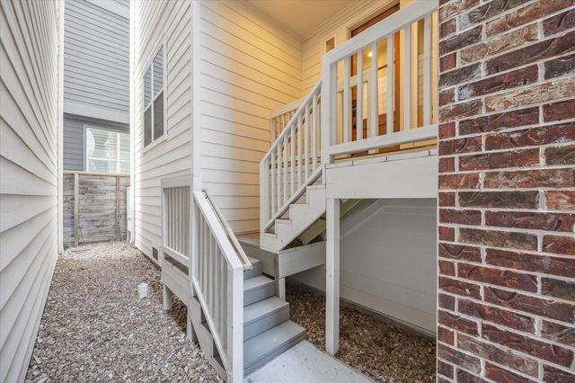 1035 W 17th Street, Houston, TX 77008