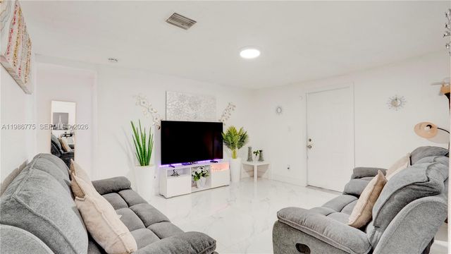 10529 NW 35th Avenue, Miami, FL 33147
