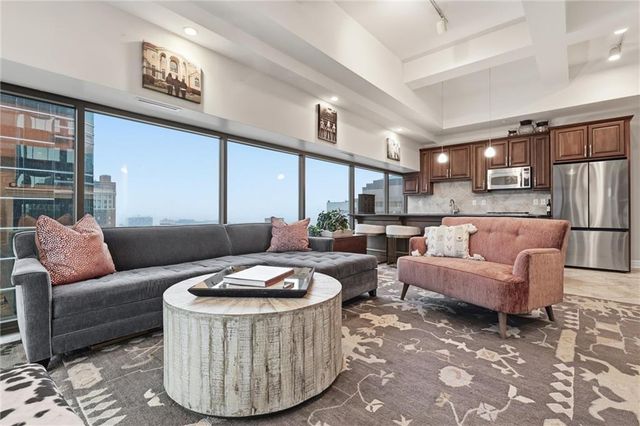 1101 Walnut Street 1707, Kansas City, MO 64106