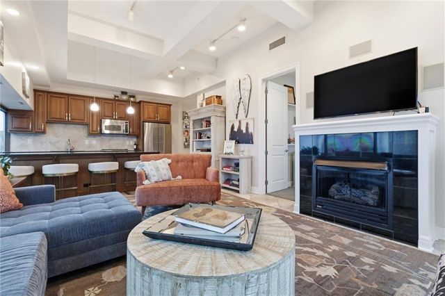 1101 Walnut Street 1707, Kansas City, MO 64106