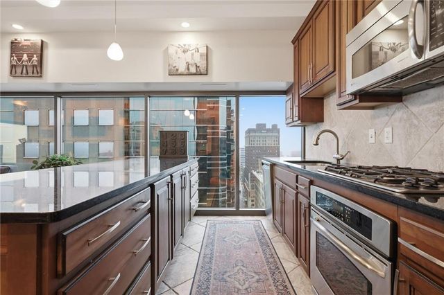 1101 Walnut Street 1707, Kansas City, MO 64106