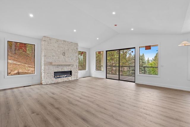 5211 S Fairfax Ln, Spokane Valley, WA 99037
