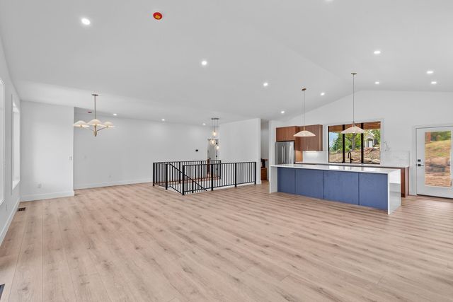5211 S Fairfax Ln, Spokane Valley, WA 99037
