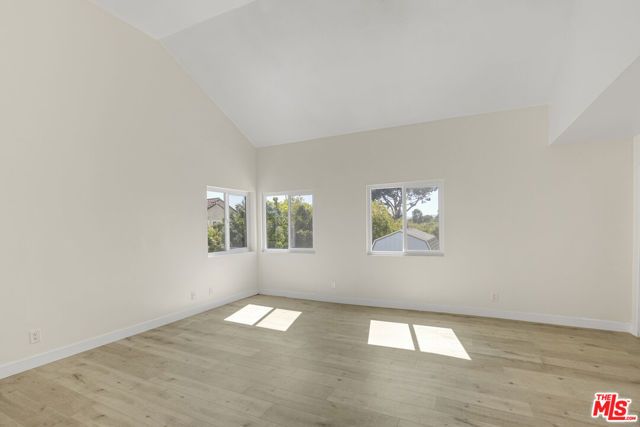 9633 Lilly Court, Los Angeles, CA 91325