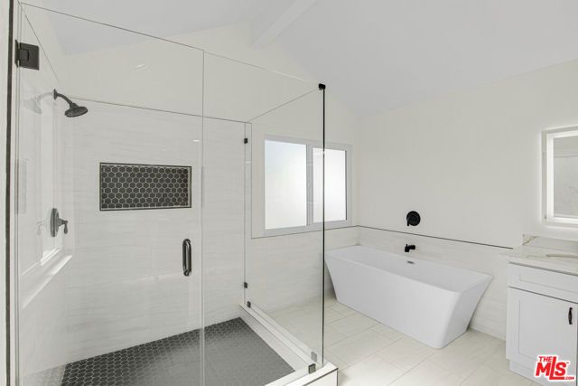 9633 Lilly Court, Los Angeles, CA 91325