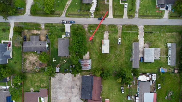 400 Dreamland Avenue, Crosby, TX 77532
