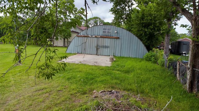 400 Dreamland Avenue, Crosby, TX 77532