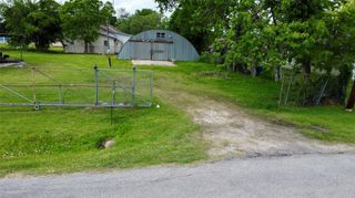 400 Dreamland Avenue, Crosby, TX 77532