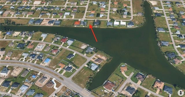 424 NE 9th ST, Cape Coral, FL 33909