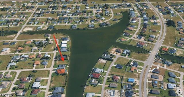 424 NE 9th ST, Cape Coral, FL 33909