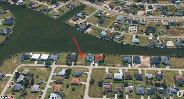424 NE 9th ST, Cape Coral, FL 33909