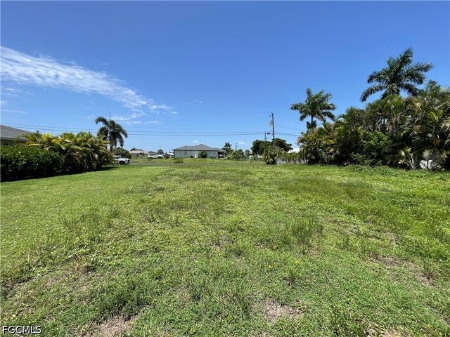 424 NE 9th ST, Cape Coral, FL 33909