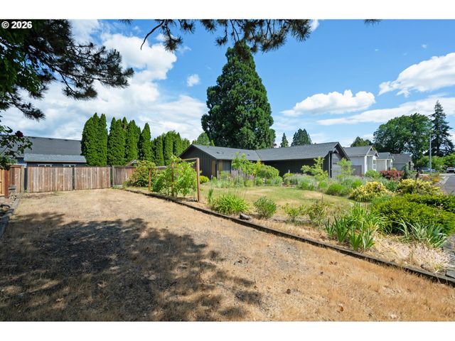 4485 BRIARS St, Eugene, OR 97404