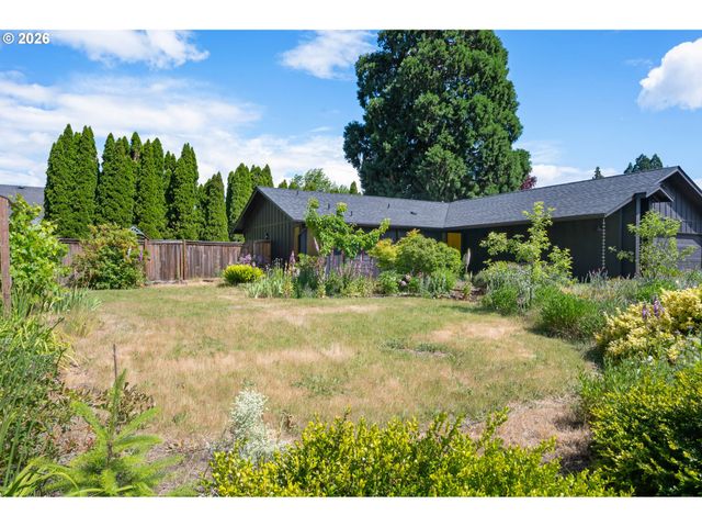 4485 BRIARS St, Eugene, OR 97404