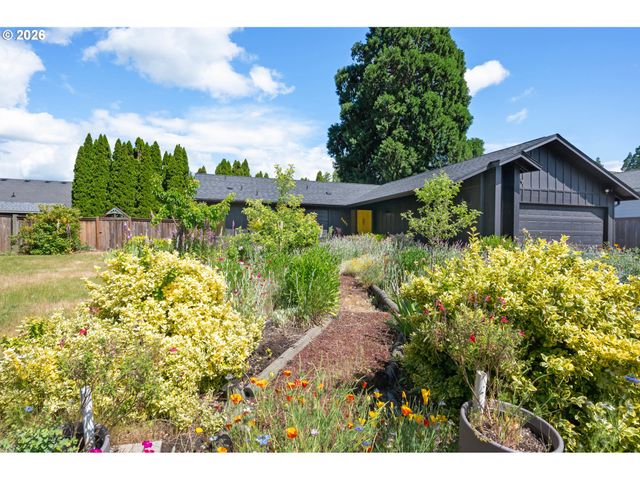 4485 BRIARS St, Eugene, OR 97404