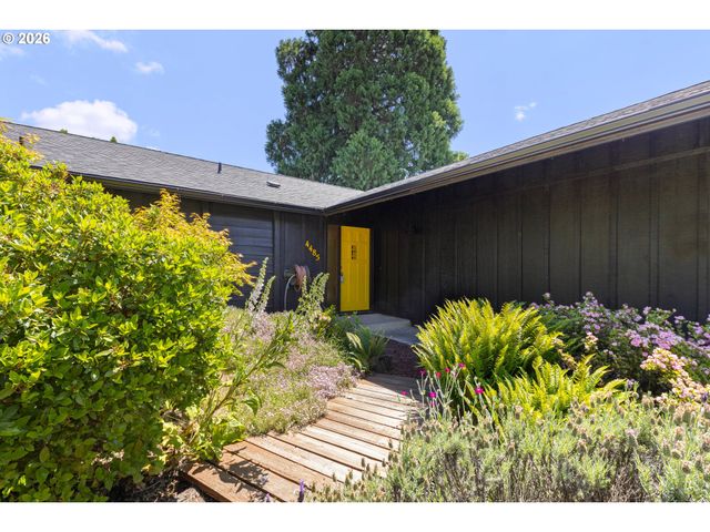4485 BRIARS St, Eugene, OR 97404