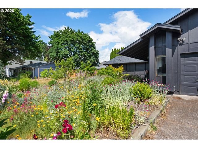 4485 BRIARS St, Eugene, OR 97404